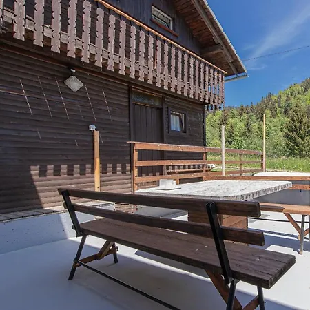 Hotel The Blueberry With Whirlpool